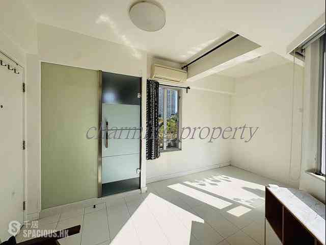 Happy Valley - Cheerful Court 03