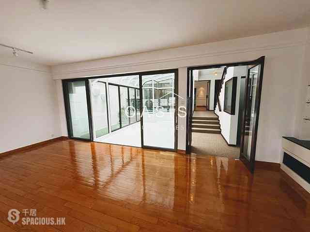 Chung Hom Kok - 19-25, Horizon Drive 02