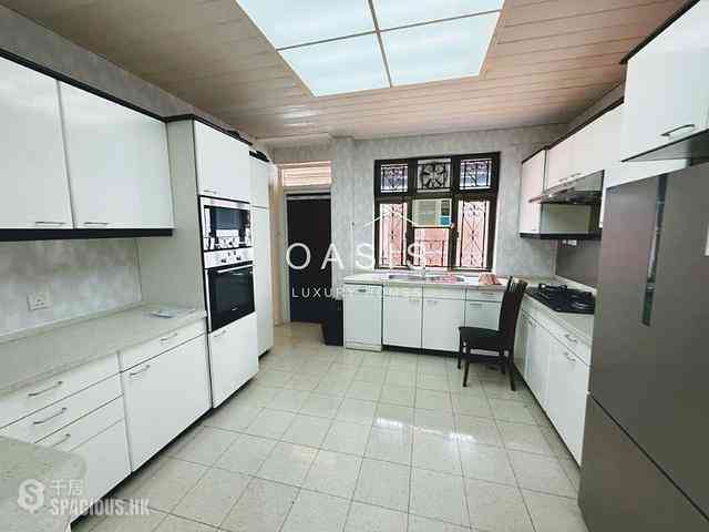 Chung Hom Kok - 19-25, Horizon Drive 03
