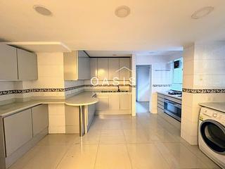 Mid Levels Central - May Tower Block 1 05