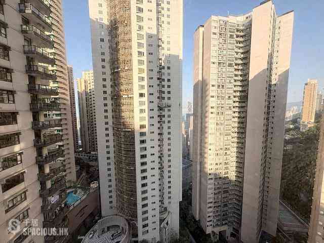 Mid Levels Central - Tregunter Block 1 02