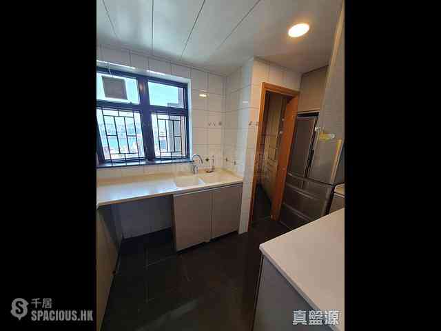 Fortress Hill - Le Sommet Block 2 04