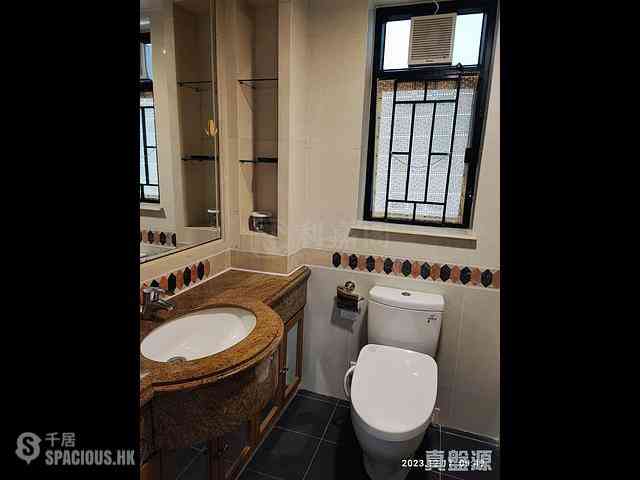 Fortress Hill - Le Sommet Block 2 09