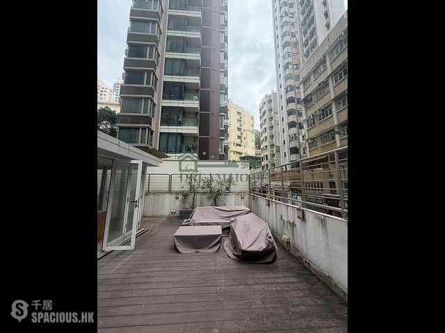 Shek Tong Tsui - Tuck Ga Building 05