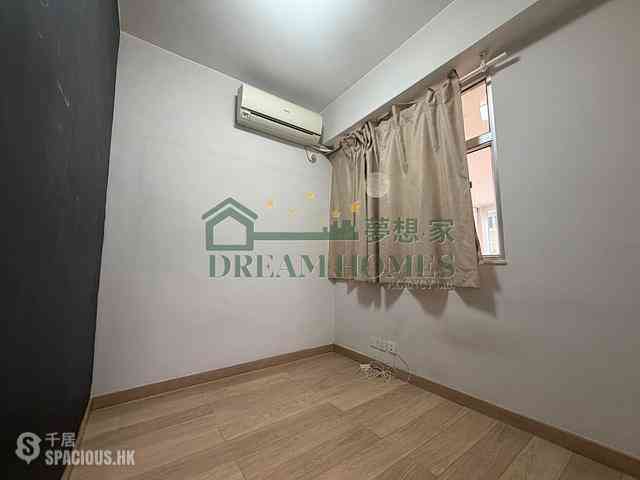 Shek Tong Tsui - Tuck Ga Building 07