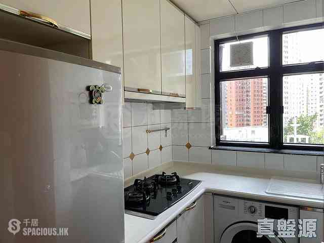 Fortress Hill - Le Sommet Block 2 03