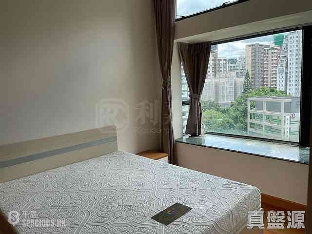 Fortress Hill - Le Sommet Block 2 06