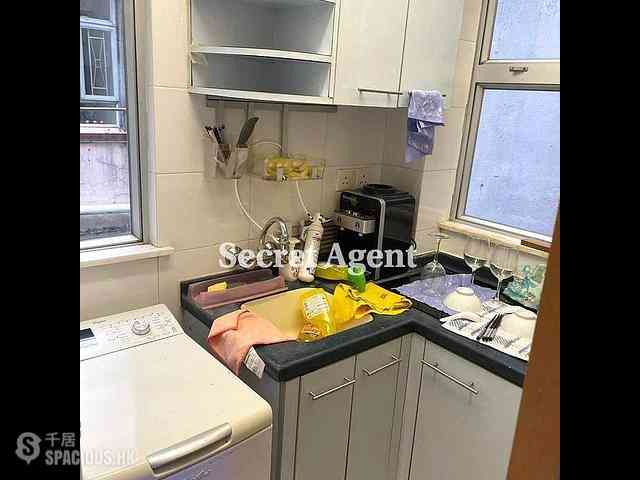 Central - 40-42, Gough Street 06