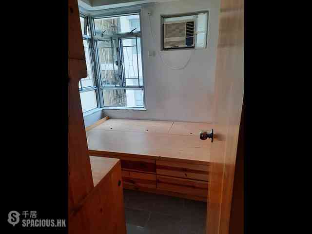 Sai Ying Pun - Yuk Ming Towers Block 2 05