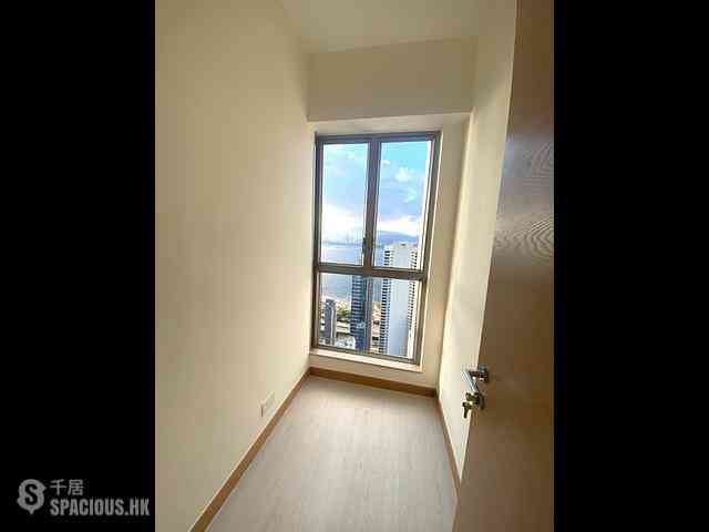 Sai Ying Pun - Island Crest 08