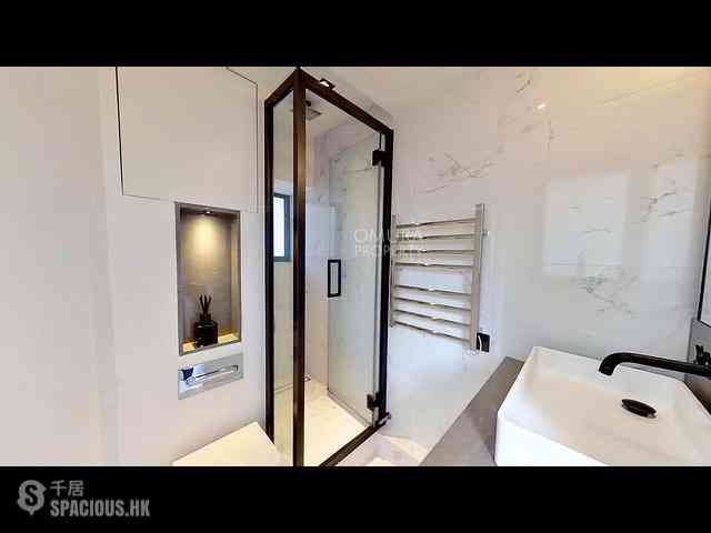 Sheung Wan - 379, Queen's Road Central 10