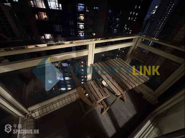 Soho - Centrestage 02