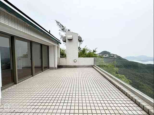 The Peak - Mount Austin Estate 02