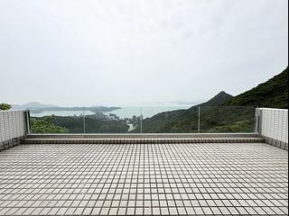 The Peak - Mount Austin Estate 16
