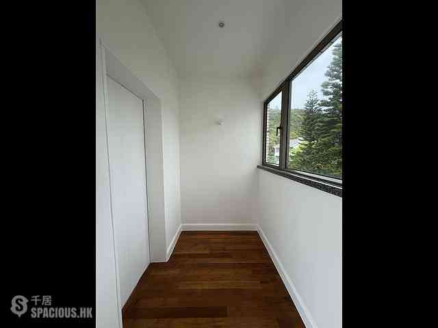 The Peak - Mount Austin Estate 29