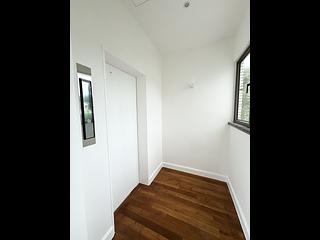 The Peak - Mount Austin Estate 28