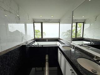The Peak - Mount Austin Estate 18