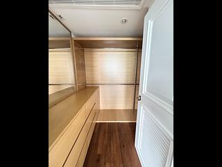The Peak - Mount Austin Estate 27