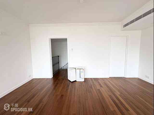 The Peak - Mount Austin Estate 24