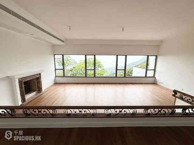 The Peak - Mount Austin Estate 26