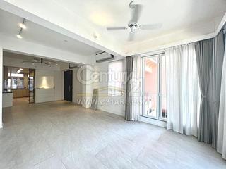Pok Fu Lam - 18-24, Bisney Road 03