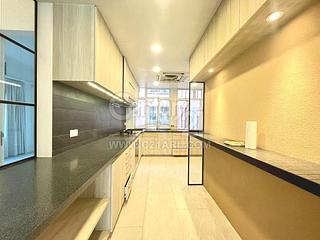 Pok Fu Lam - 18-24, Bisney Road 05