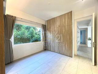 Pok Fu Lam - 18-24, Bisney Road 06