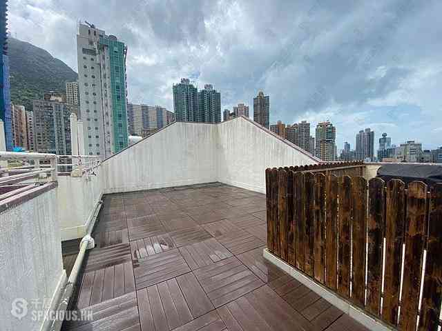 Poho - Rich View Terrace 01