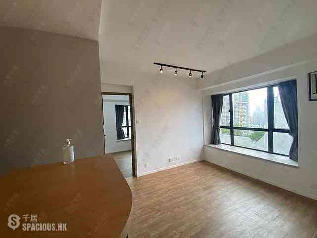 Poho - Rich View Terrace 02