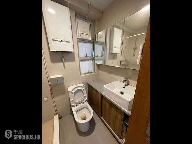 Shau Kei Wan - Hong Wah Mansion Block 2 05