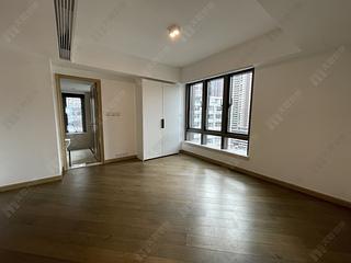 Mid Levels Central - 3, MacDonnell Road 08