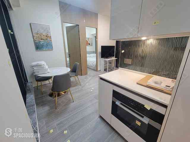 Sai Ying Pun - The Queens 02