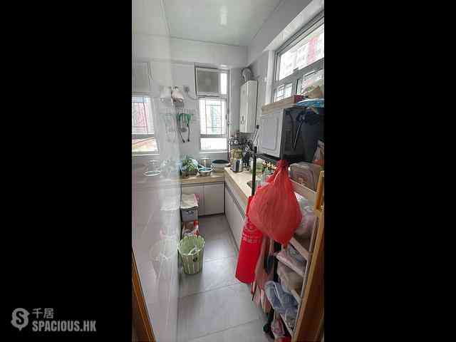 Mong Kok - Shun Lee Building Block B 07
