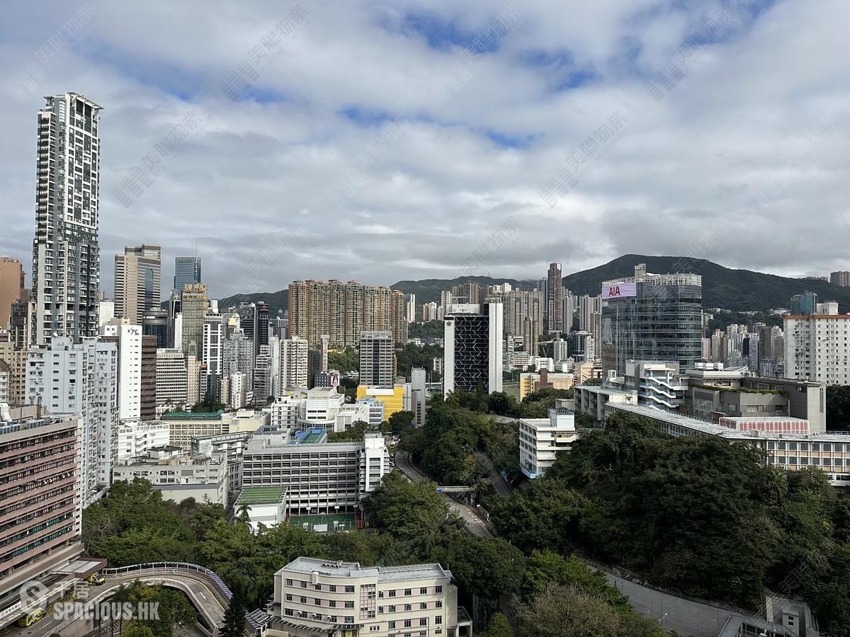 Wan Chai - The Zenith 01