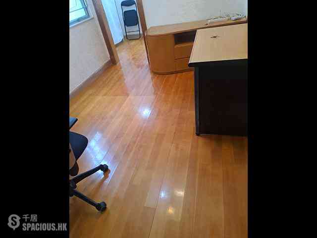 Shau Kei Wan - Hong Wah Mansion Block 2 03