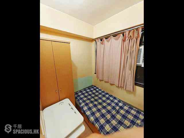 Sai Ying Pun - Tung Cheung Building 02
