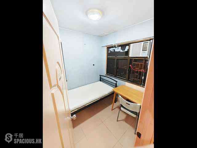 Sai Ying Pun - Tung Cheung Building 03