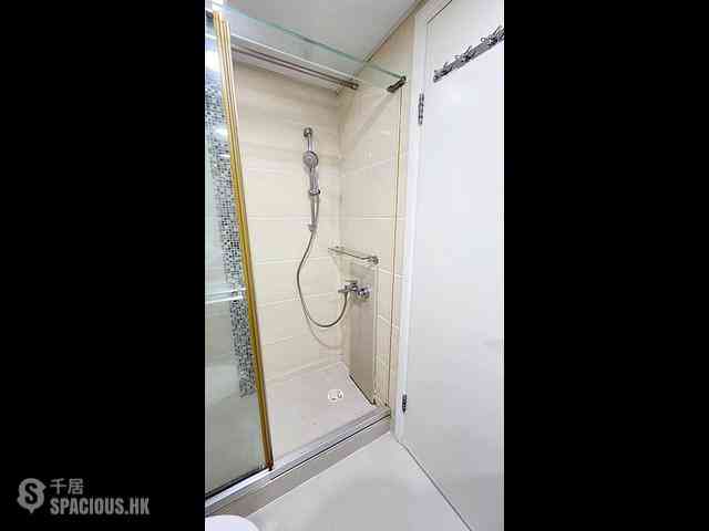Tseung Kwan O - Tseung Kwan O Plaza Phase 2 Block 6 07