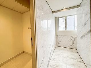 Soho - Centrestage 24
