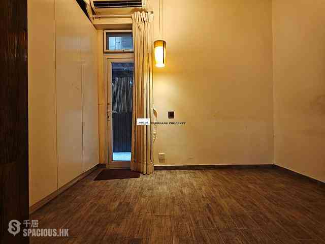 Wan Chai - Johnston Court 06