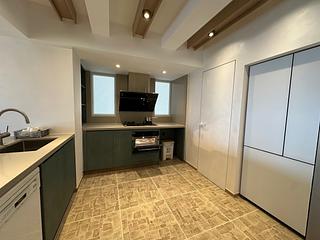 Mid Levels West - Realty Gardens 03