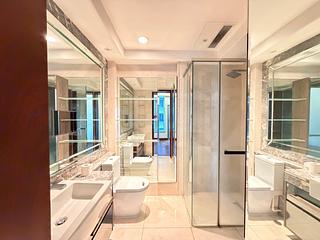 Wan Chai - The Avenue 11