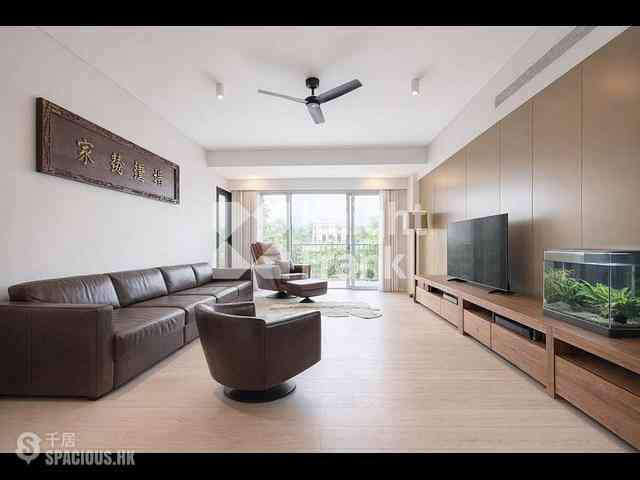 Chung Hom Kok - 8-14, Cape Road 01