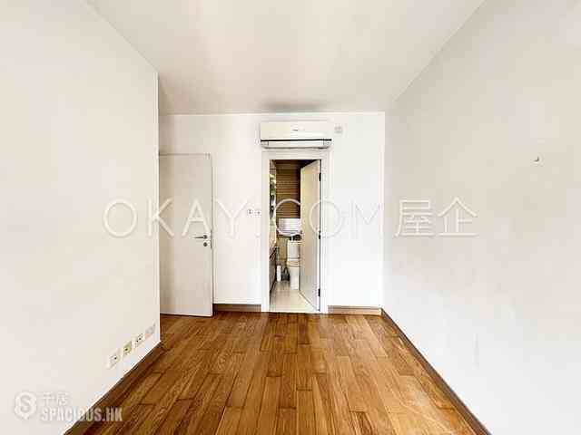 Soho - Centrestage 05