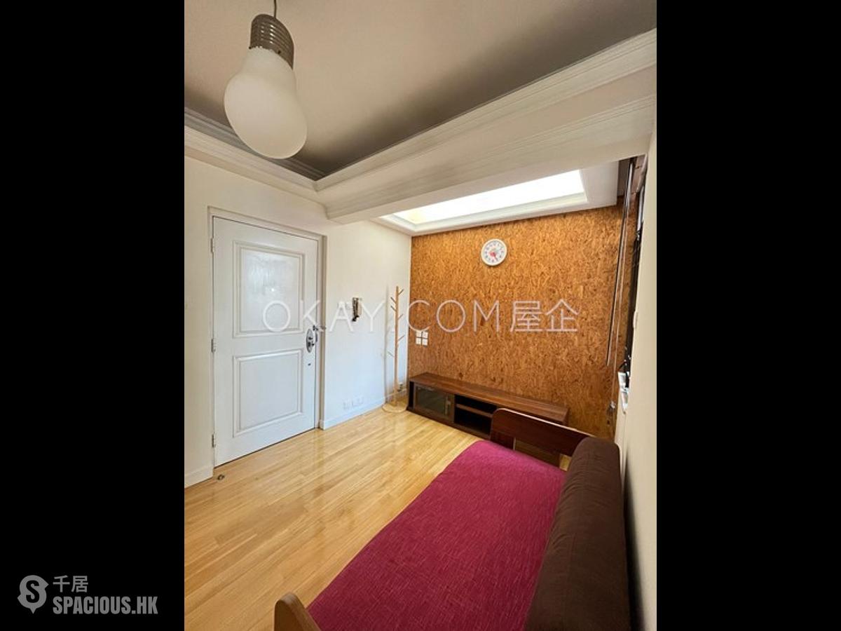 Sai Ying Pun - Golden Phoenix Court 01