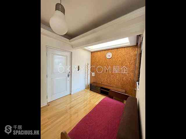 Sai Ying Pun - Golden Phoenix Court 01
