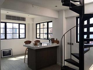 Soho - Caravan Court 05
