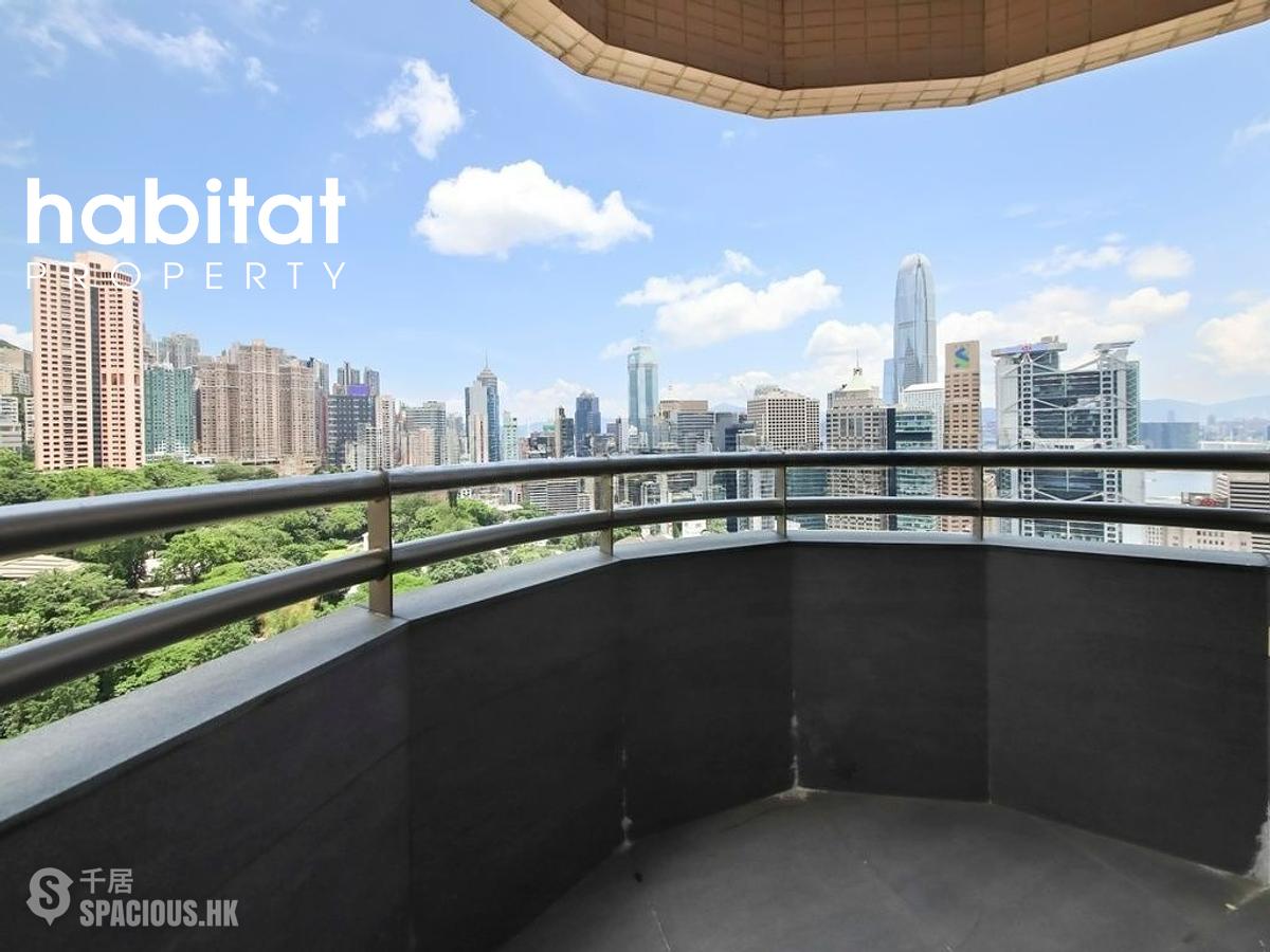 Central - The Royal Court 01