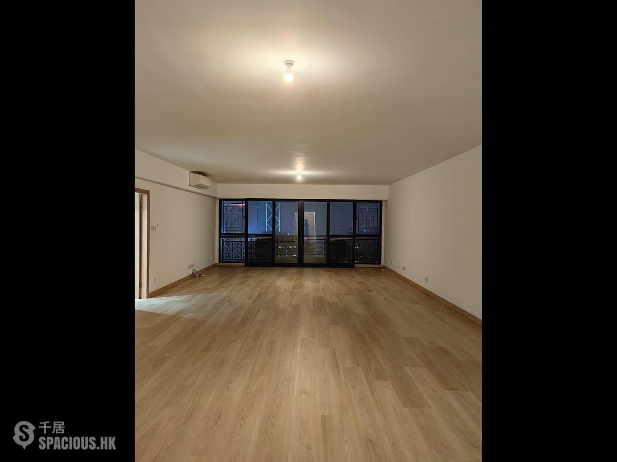 Mid Levels Central - Clovelly Court Block 1 01