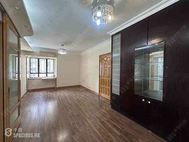 Mid Levels Central - Robinson Heights Block 1 04